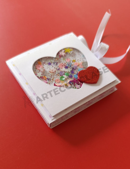 Mini Álbum de fotos con Shaker Corazón